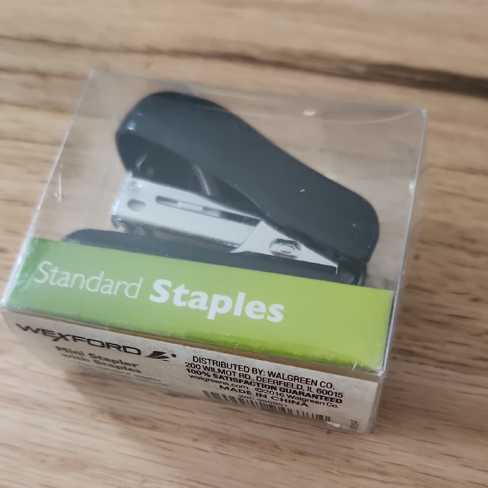 Mini Stapler Set with Standard Staples